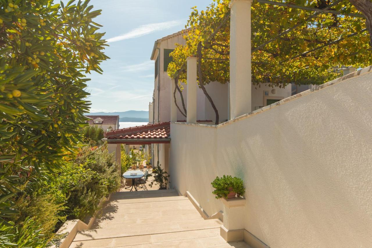 Apartments Lux Bol Exterior photo