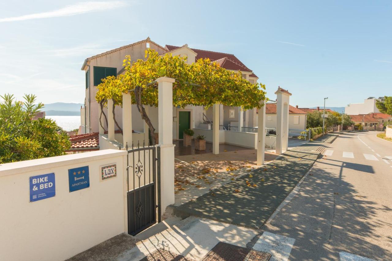 Apartments Lux Bol Exterior photo